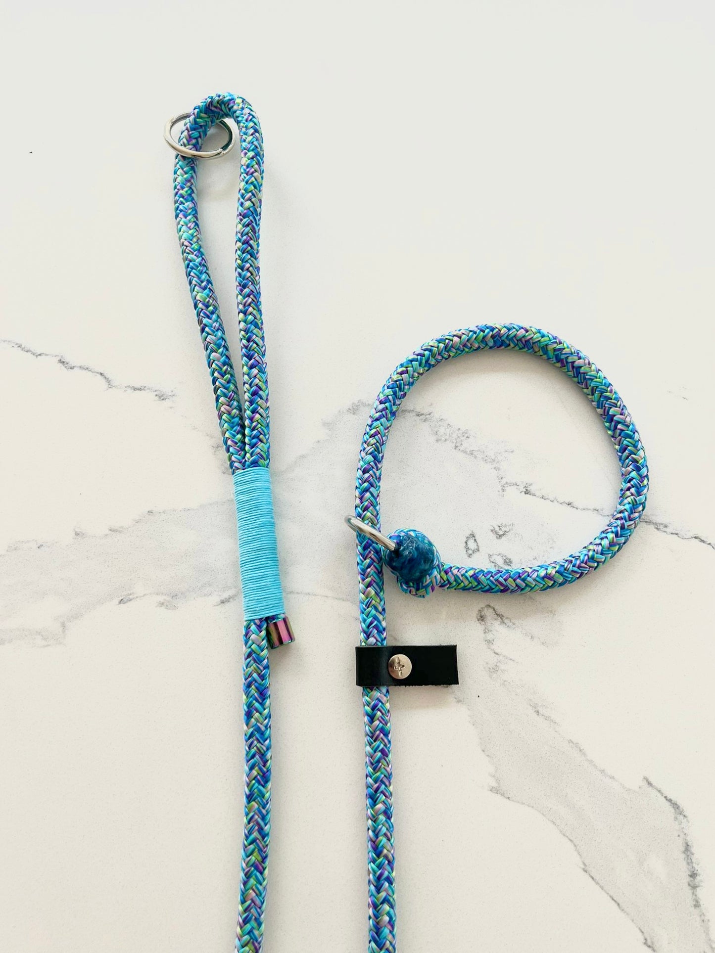 Blue Ripple Slip Lead