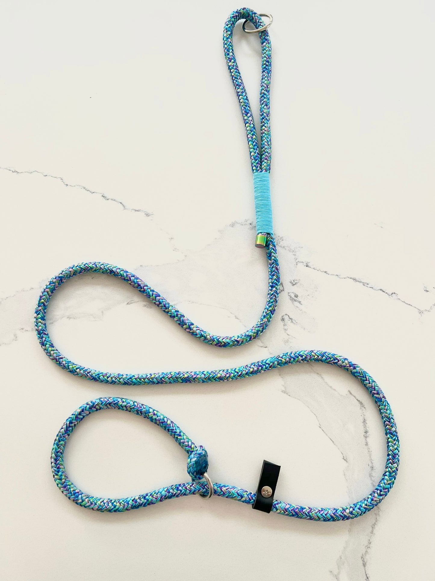 Blue Ripple Slip Lead